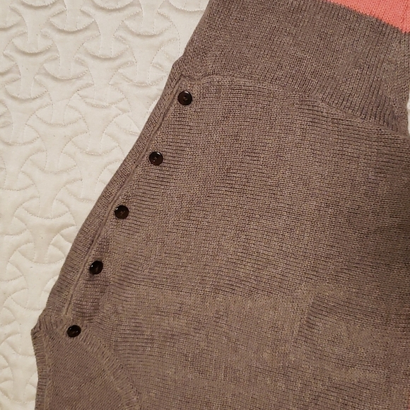 🔶️5 for $30🔶️ Gap Stripe Pullover Sweater - Picture 3 of 4